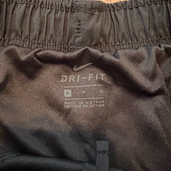 Nike running shorts - Picture 4 of 4